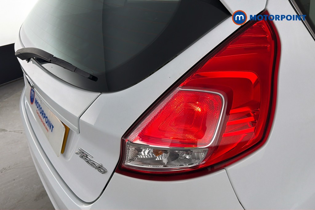 Ford Fiesta Zetec Manual Petrol Hatchback - Stock Number (1657020) - 38th supplementary image
