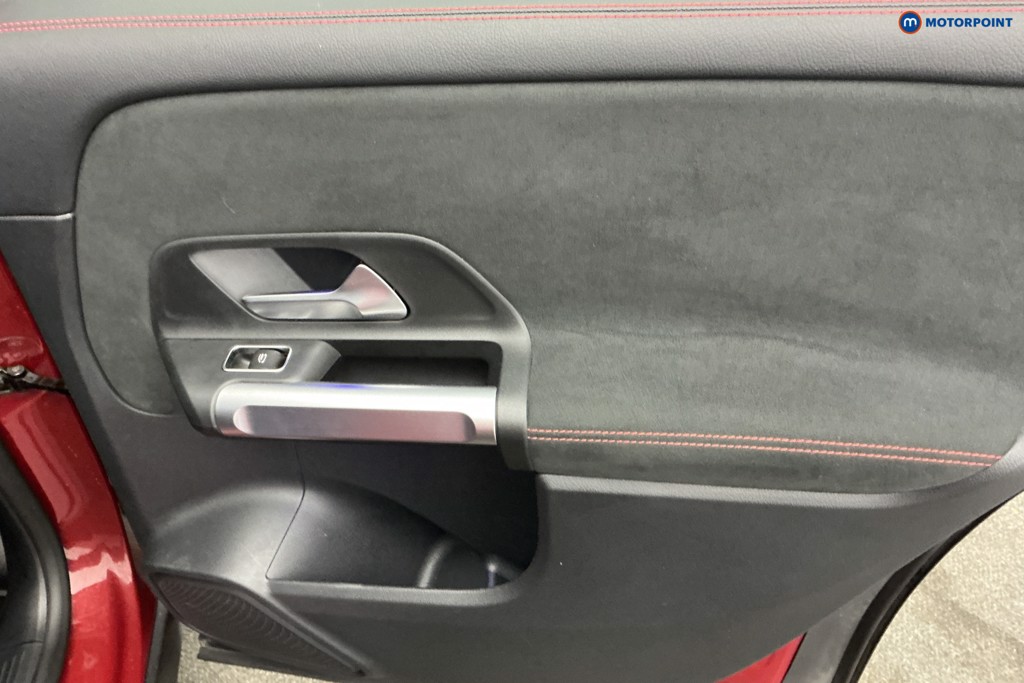 Mercedes-Benz GLB Amg Line Automatic Petrol SUV - Stock Number (1658148) - 26th supplementary image