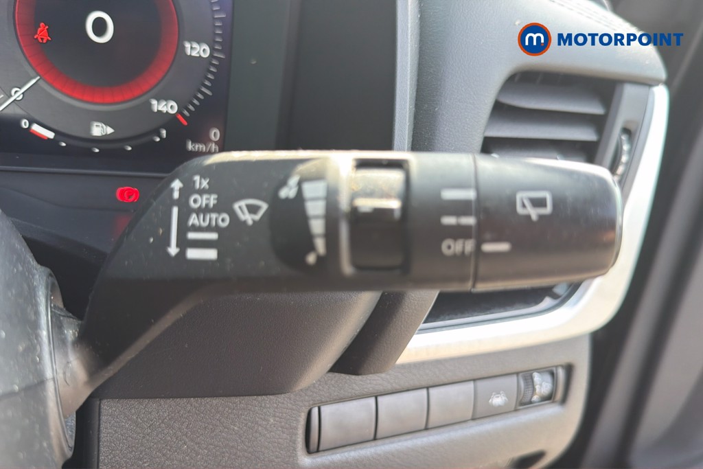 Nissan Qashqai N-Connecta Automatic Petrol-Electric Hybrid SUV - Stock Number (1658479) - 7th supplementary image