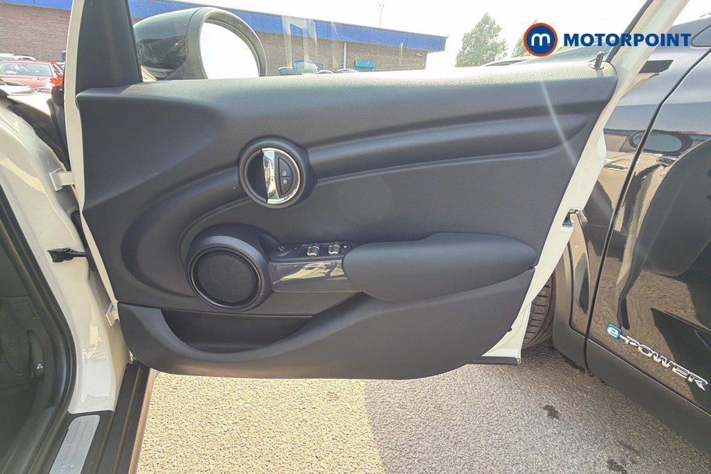 Mini Hatchback Cooper Classic Manual Petrol Hatchback - Stock Number (1658578) - 19th supplementary image