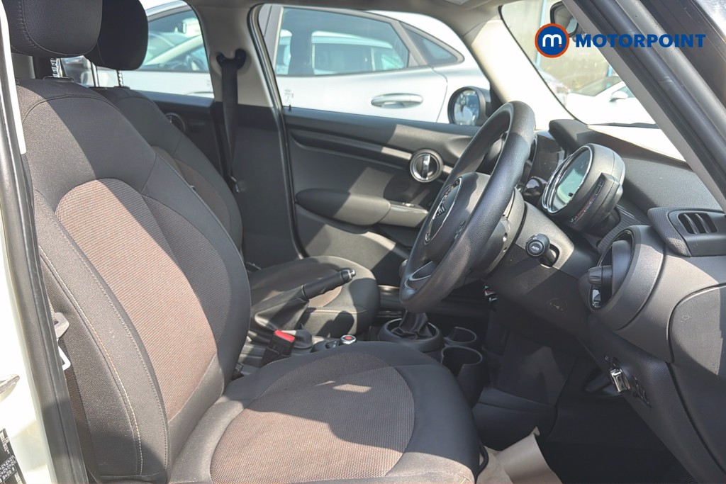 Mini Hatchback Cooper Classic Manual Petrol Hatchback - Stock Number (1658578) - 22nd supplementary image