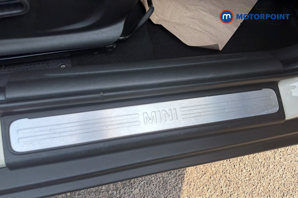 Mini Hatchback Cooper Classic Manual Petrol Hatchback - Stock Number (1658578) - 27th supplementary image
