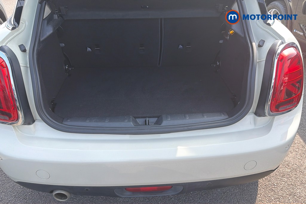 Mini Hatchback Cooper Classic Manual Petrol Hatchback - Stock Number (1658578) - 33rd supplementary image