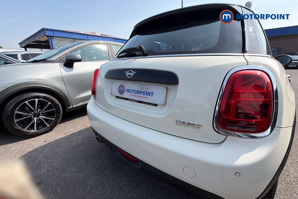 Mini Hatchback Cooper Classic Manual Petrol Hatchback - Stock Number (1658578) - 38th supplementary image