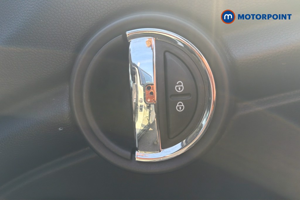 Mini Hatchback Cooper Classic Manual Petrol Hatchback - Stock Number (1658578) - 42nd supplementary image