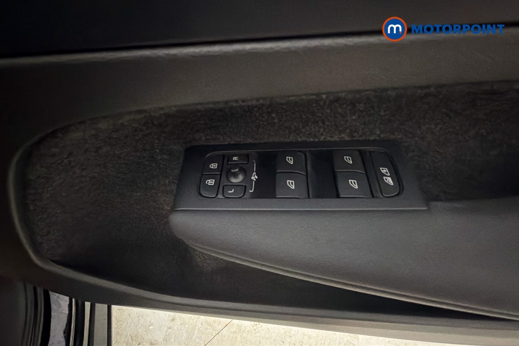 Volvo Xc40 Core Automatic Petrol SUV - Stock Number (1660421) - 20th supplementary image