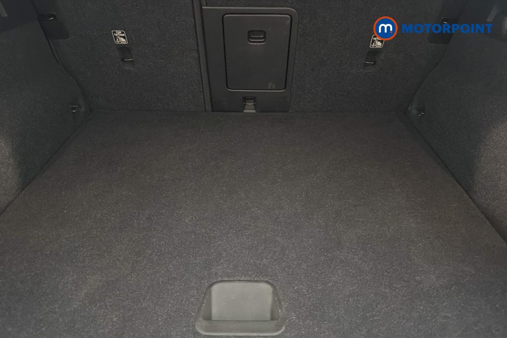 Volvo Xc40 Core Automatic Petrol SUV - Stock Number (1660421) - 33rd supplementary image