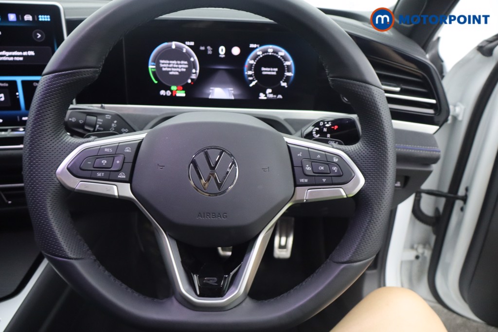 Volkswagen Passat R-Line Automatic Petrol Plug-In Hybrid Estate - Stock Number (1661972) - 4th supplementary image