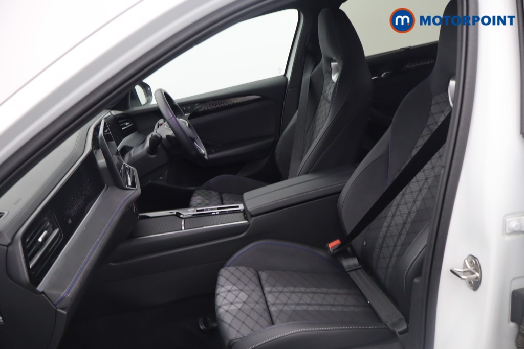 Volkswagen Passat R-Line Automatic Petrol Plug-In Hybrid Estate - Stock Number (1661972) - 11th supplementary image