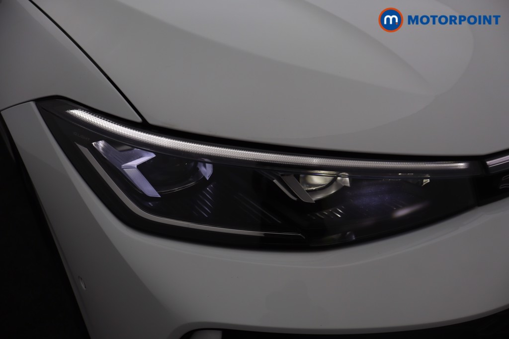Volkswagen Passat R-Line Automatic Petrol Plug-In Hybrid Estate - Stock Number (1661972) - 17th supplementary image