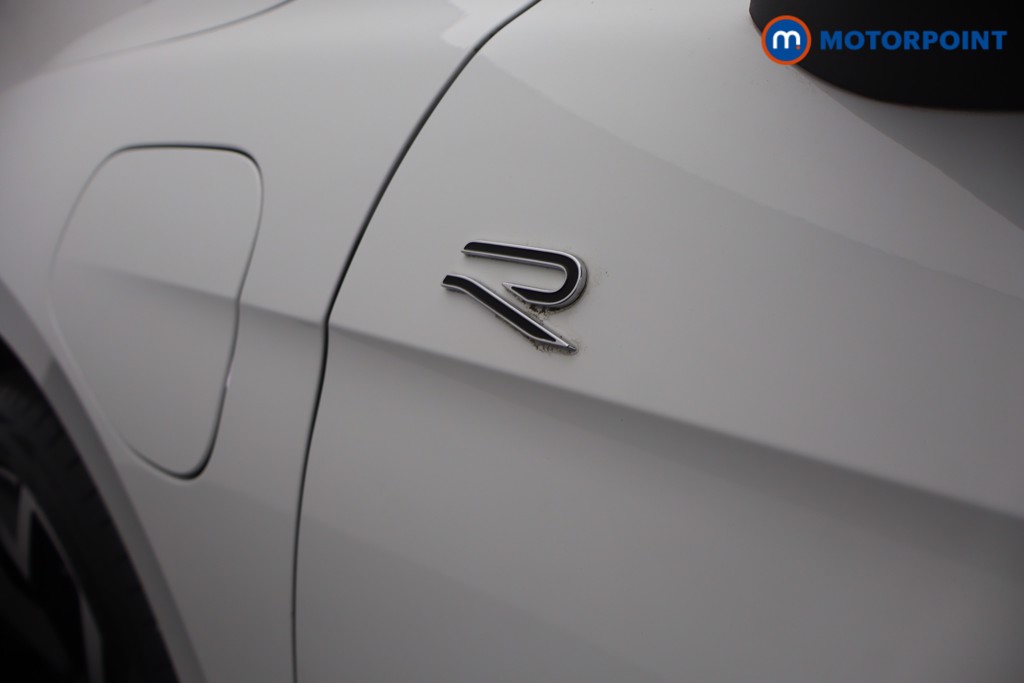 Volkswagen Passat R-Line Automatic Petrol Plug-In Hybrid Estate - Stock Number (1661972) - 20th supplementary image