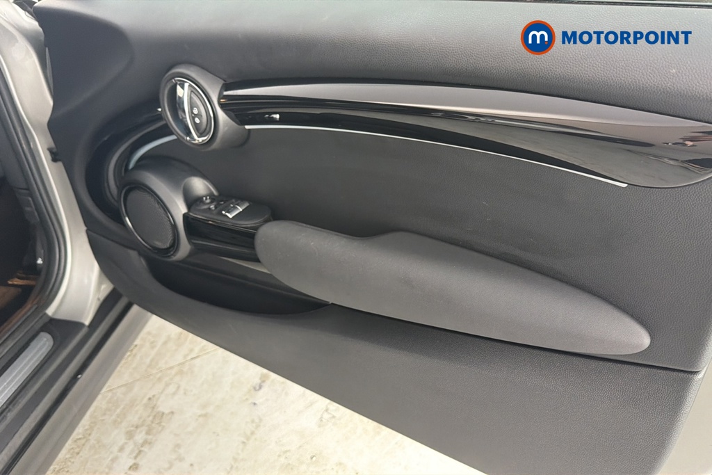 Mini Hatchback Cooper S Level 2 Automatic Electric Hatchback - Stock Number (1662217) - 18th supplementary image