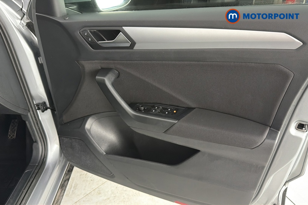 Volkswagen T-Roc Match Manual Petrol SUV - Stock Number (1662550) - 18th supplementary image