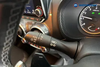 Nissan Juke N-Connecta Automatic Petrol SUV - Stock Number (1662805) - 5th supplementary image