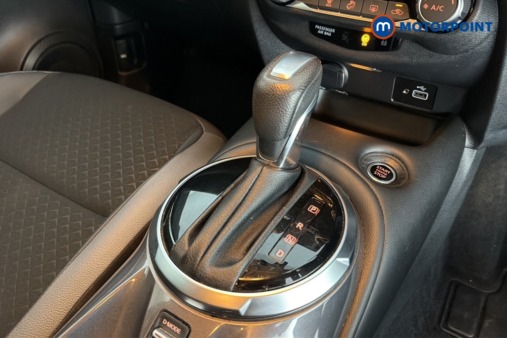 Nissan Juke N-Connecta Automatic Petrol SUV - Stock Number (1662805) - 15th supplementary image