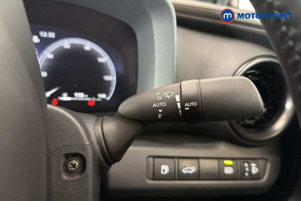 Toyota C-Hr Design Automatic Petrol-Electric Hybrid SUV - Stock Number (1663391) - 6th supplementary image