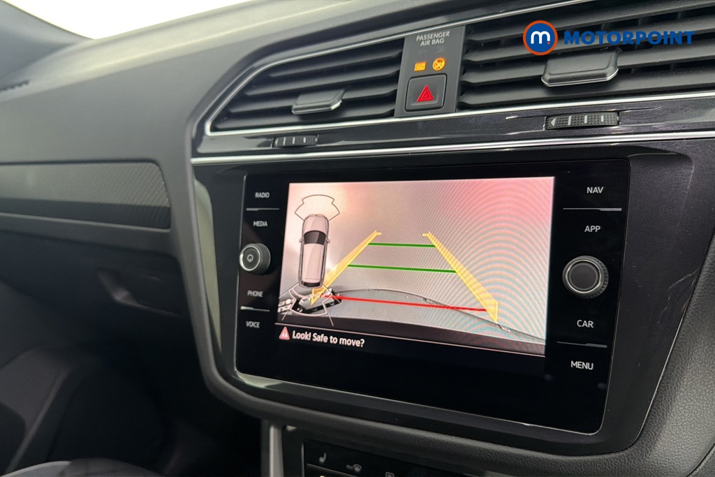 Volkswagen Tiguan R-Line Automatic Petrol SUV - Stock Number (1663788) - 13th supplementary image