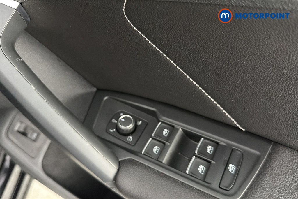 Volkswagen Tiguan R-Line Automatic Petrol SUV - Stock Number (1663788) - 19th supplementary image