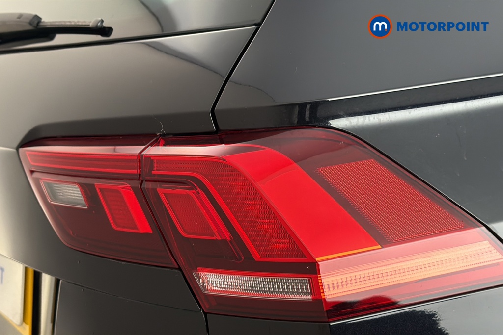 Volkswagen Tiguan R-Line Automatic Petrol SUV - Stock Number (1663788) - 36th supplementary image