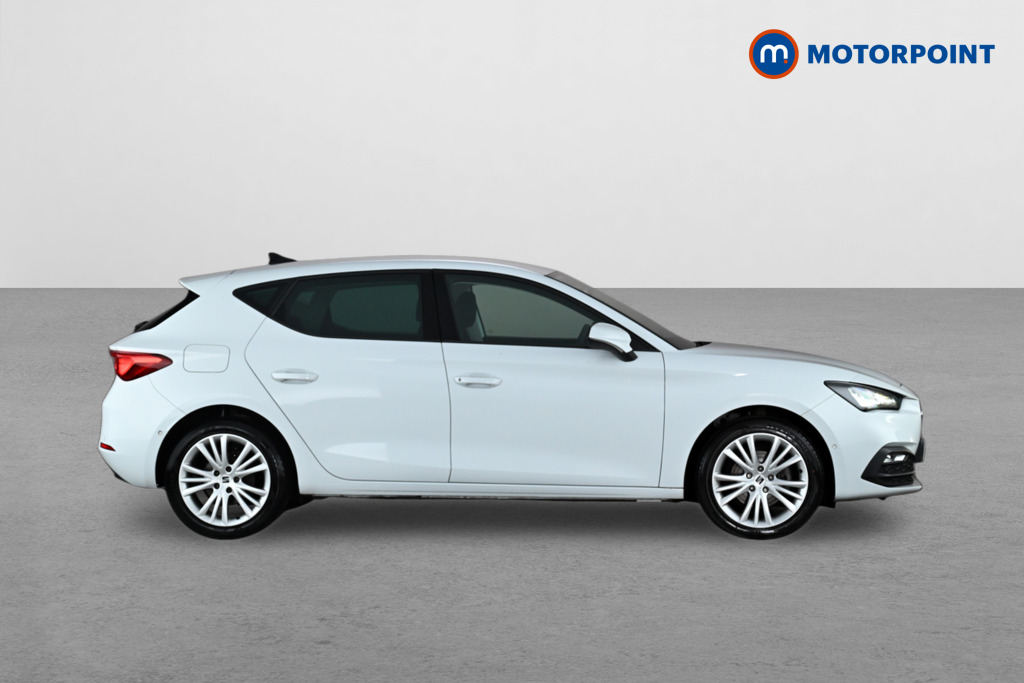 Seat Leon Se Dynamic Manual Petrol Hatchback - Stock Number (1617912) - Drivers side