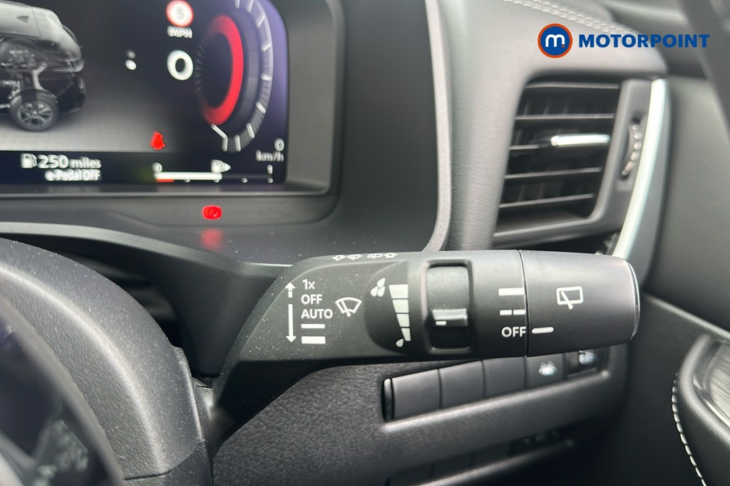 Nissan Qashqai N-Connecta Automatic Petrol-Electric Hybrid SUV - Stock Number (1644554) - 7th supplementary image