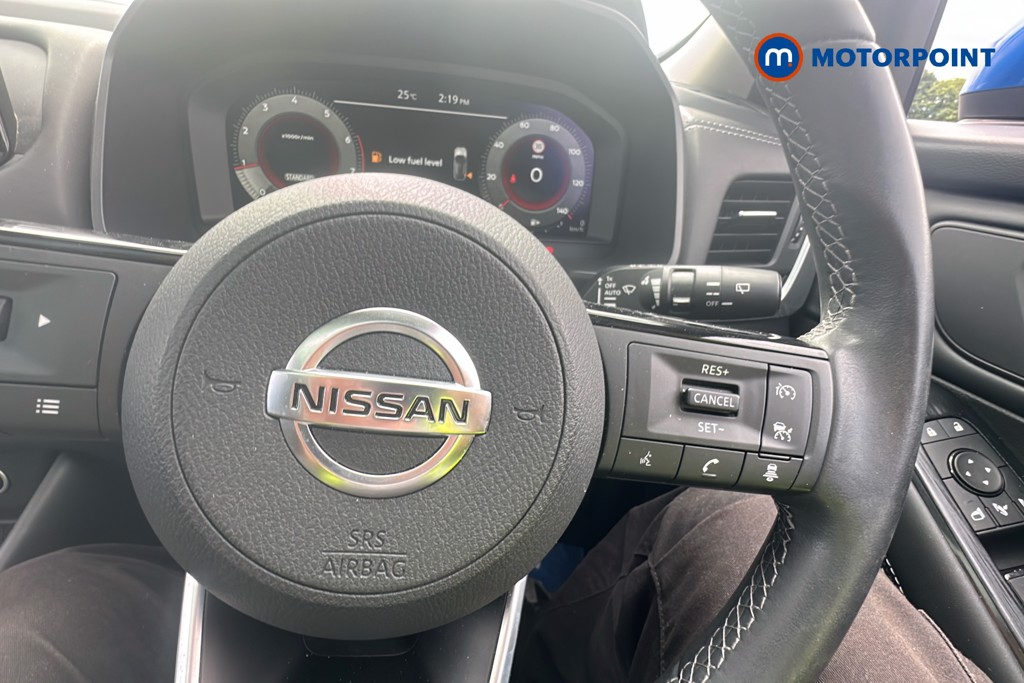 Nissan Qashqai N-Connecta Manual Petrol SUV - Stock Number (1649979) - 4th supplementary image