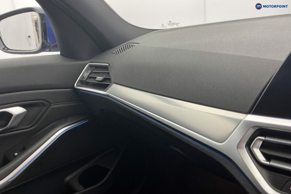 BMW 3 Series M Sport Automatic Petrol Plug-In Hybrid Estate - Stock Number (1651217) - 17th supplementary image