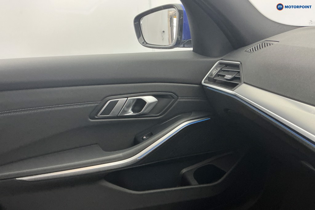 BMW 3 Series M Sport Automatic Petrol Plug-In Hybrid Estate - Stock Number (1651217) - 18th supplementary image