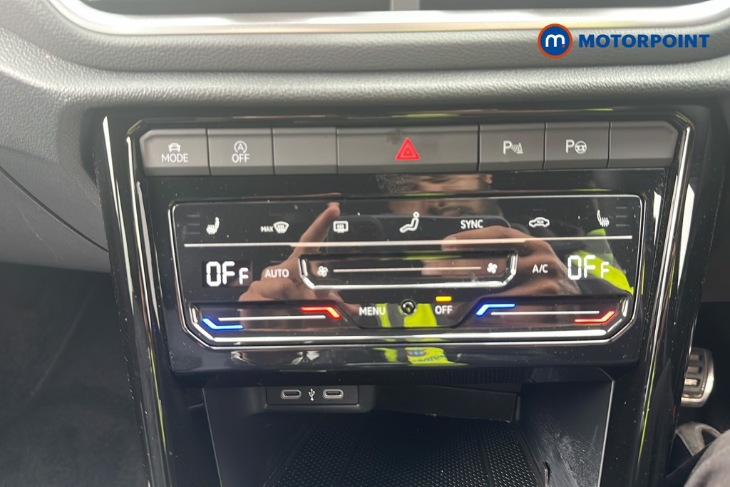 Volkswagen T-Roc R-Line Manual Petrol SUV - Stock Number (1652353) - 12th supplementary image