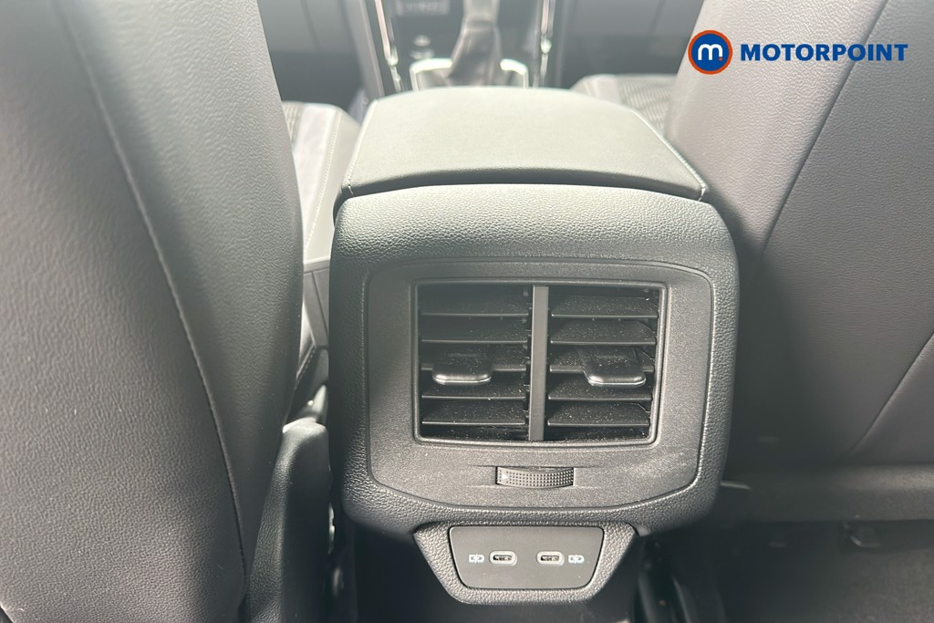 Volkswagen T-Roc R-Line Manual Petrol SUV - Stock Number (1652353) - 30th supplementary image