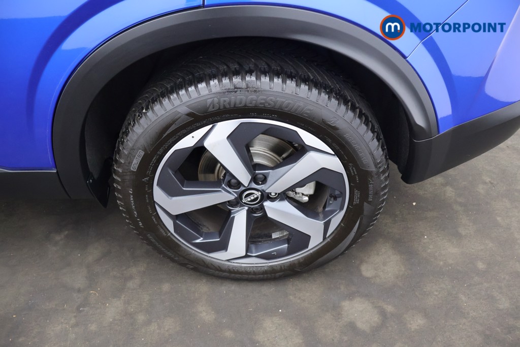 Nissan Qashqai N-Connecta Manual Petrol SUV - Stock Number (1652972) - 2nd supplementary image