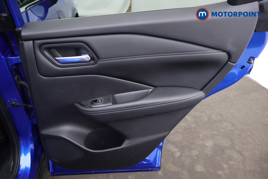 Nissan Qashqai N-Connecta Manual Petrol SUV - Stock Number (1652972) - 17th supplementary image