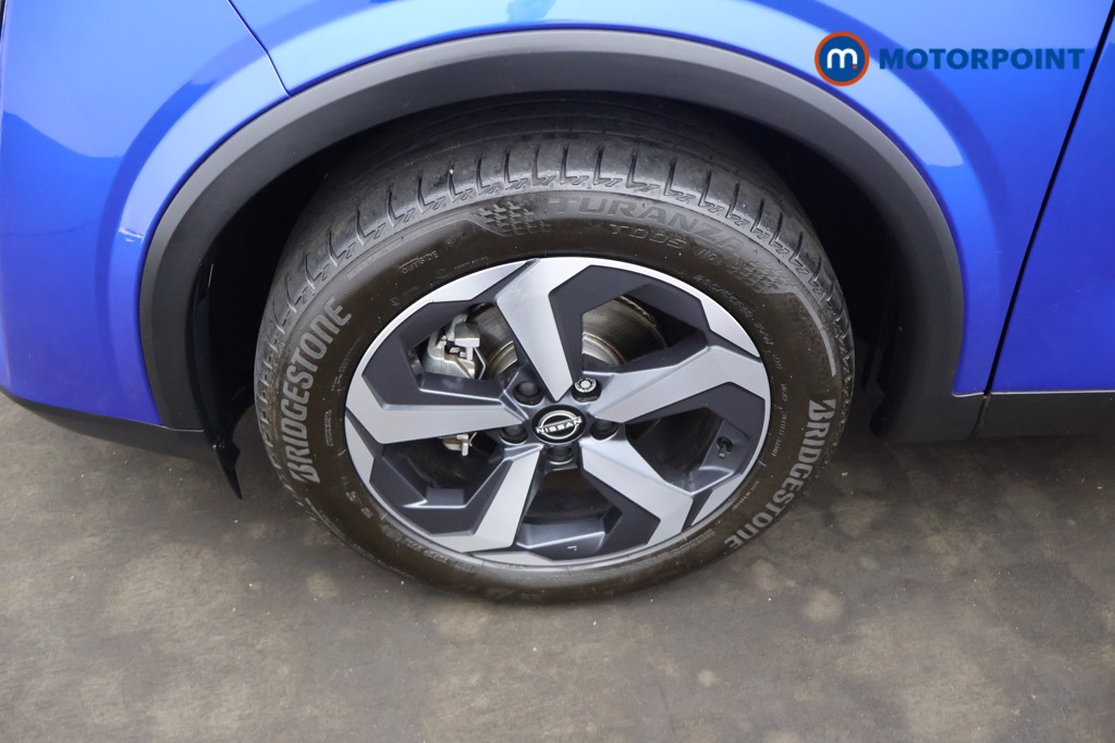 Nissan Qashqai N-Connecta Manual Petrol SUV - Stock Number (1652972) - 1st supplementary image