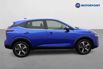 Nissan Qashqai N-Connecta Manual Petrol SUV - Stock Number (1652972) - Drivers side