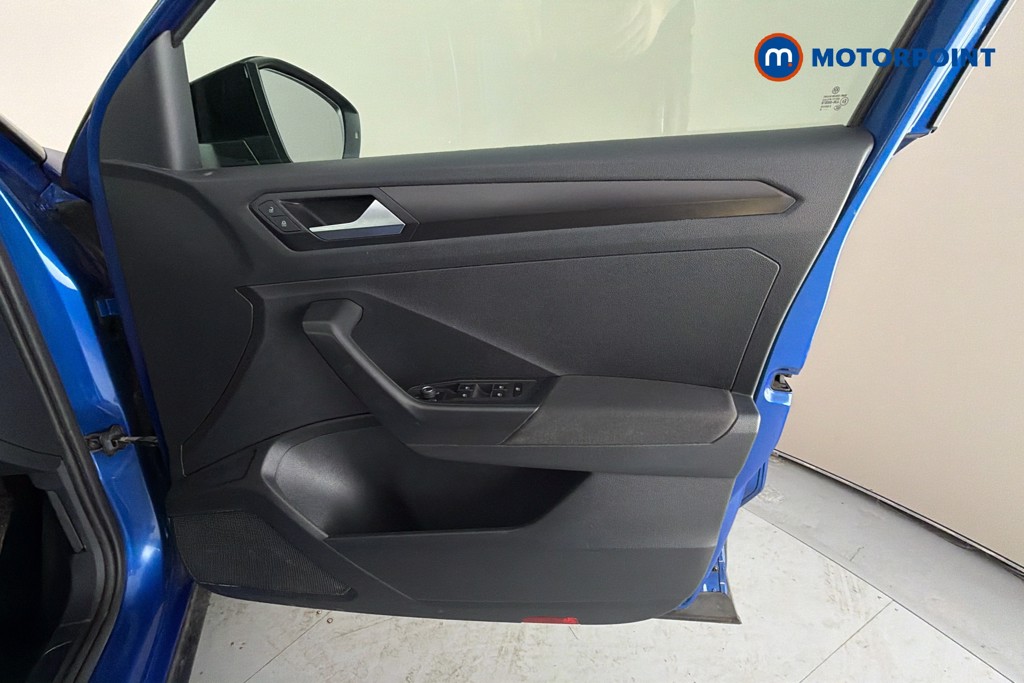 Volkswagen T-Roc SE Manual Diesel SUV - Stock Number (1653129) - 19th supplementary image