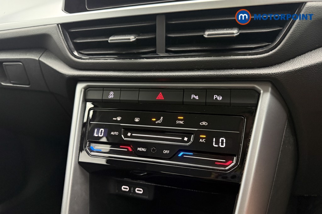 Volkswagen T-Roc Life Manual Petrol SUV - Stock Number (1657822) - 13th supplementary image