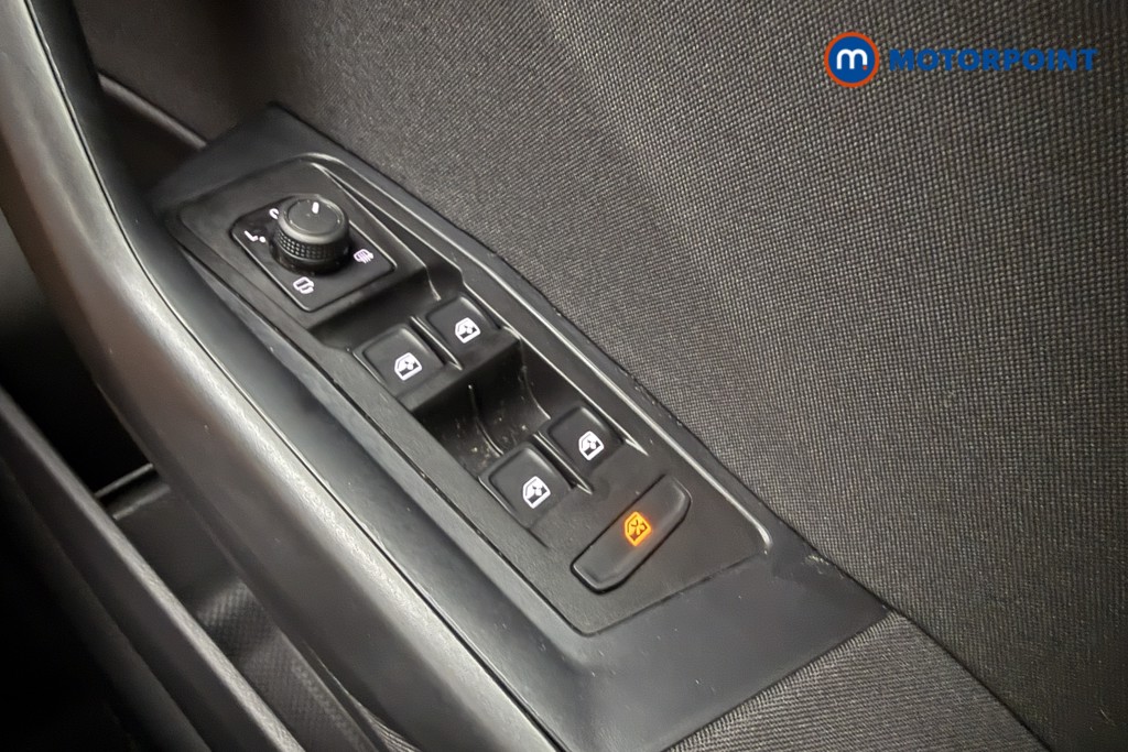 Volkswagen T-Roc Life Manual Petrol SUV - Stock Number (1657822) - 16th supplementary image