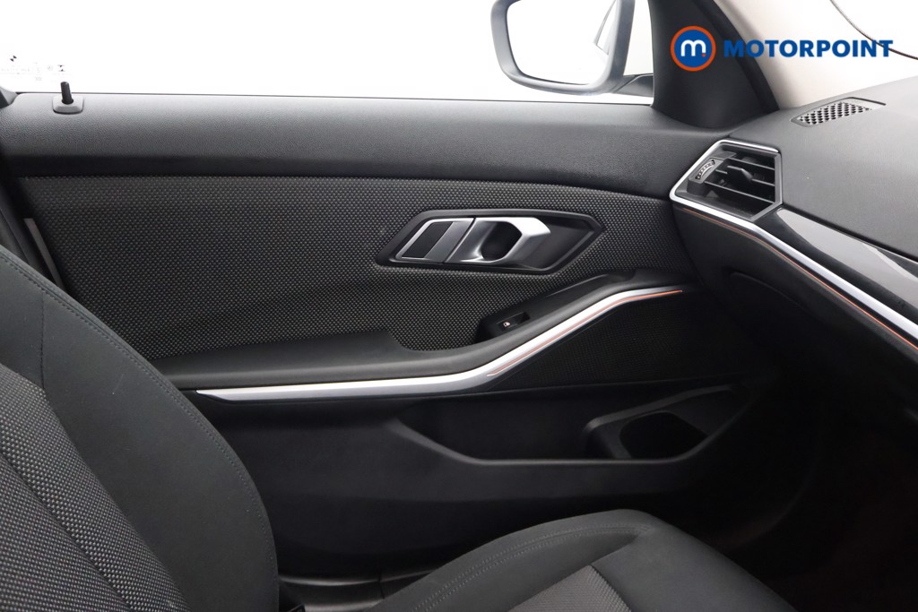 BMW 3 Series SE Automatic Petrol Saloon - Stock Number (1659557) - 11th supplementary image