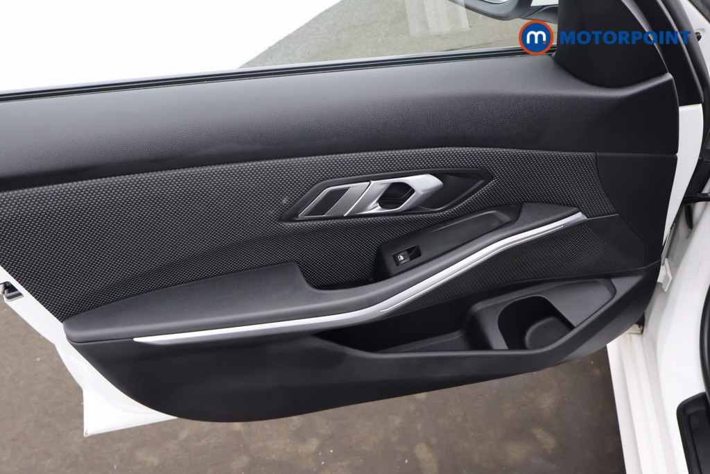 BMW 3 Series SE Automatic Petrol Saloon - Stock Number (1659557) - 22nd supplementary image