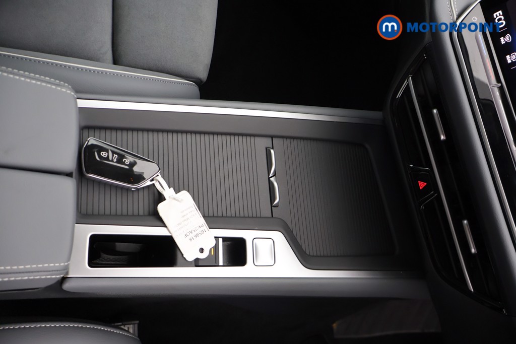 Volkswagen Passat Life Automatic Petrol Plug-In Hybrid Estate - Stock Number (1659618) - 13th supplementary image