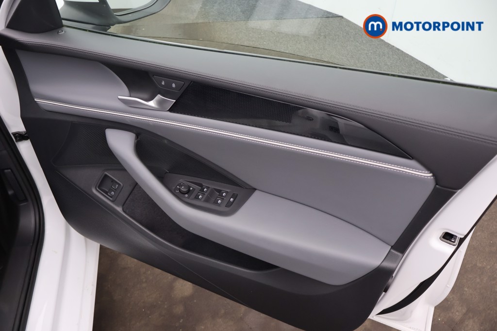 Volkswagen Passat Life Automatic Petrol Plug-In Hybrid Estate - Stock Number (1659618) - 14th supplementary image