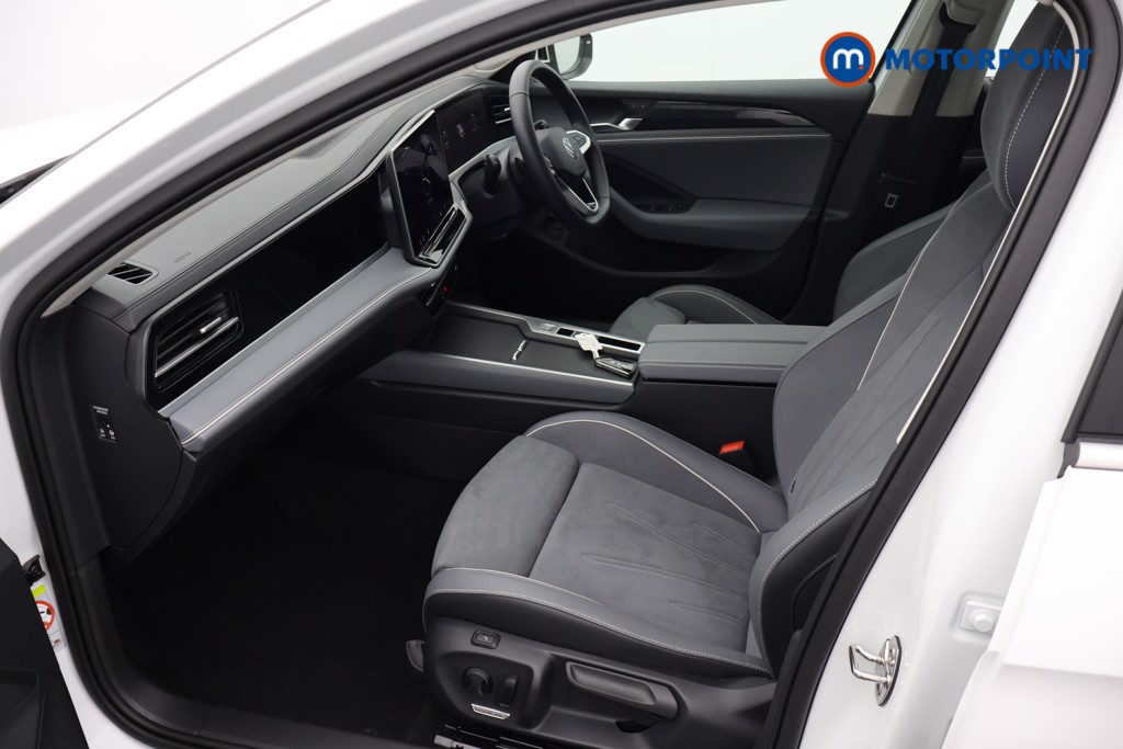 Volkswagen Passat Life Automatic Petrol Plug-In Hybrid Estate - Stock Number (1659618) - 23rd supplementary image