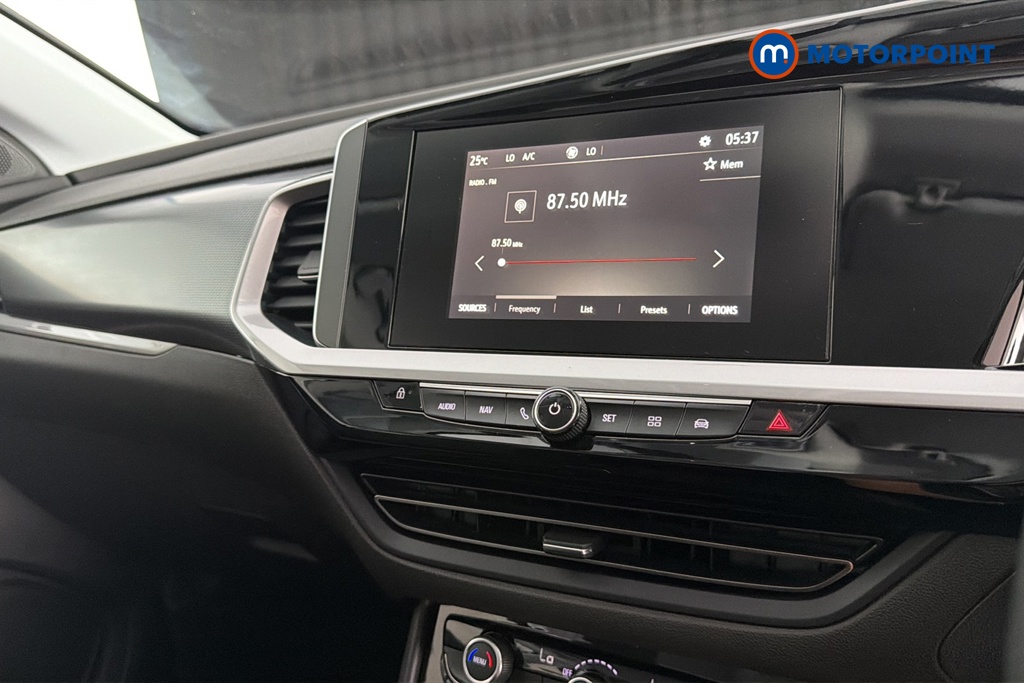 Vauxhall Grandland Design Manual Petrol SUV - Stock Number (1659702) - 8th supplementary image