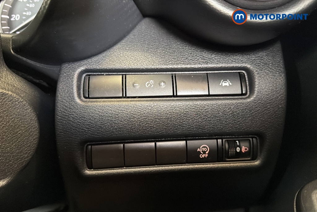Nissan Juke N-Connecta Manual Petrol SUV - Stock Number (1660471) - 11th supplementary image