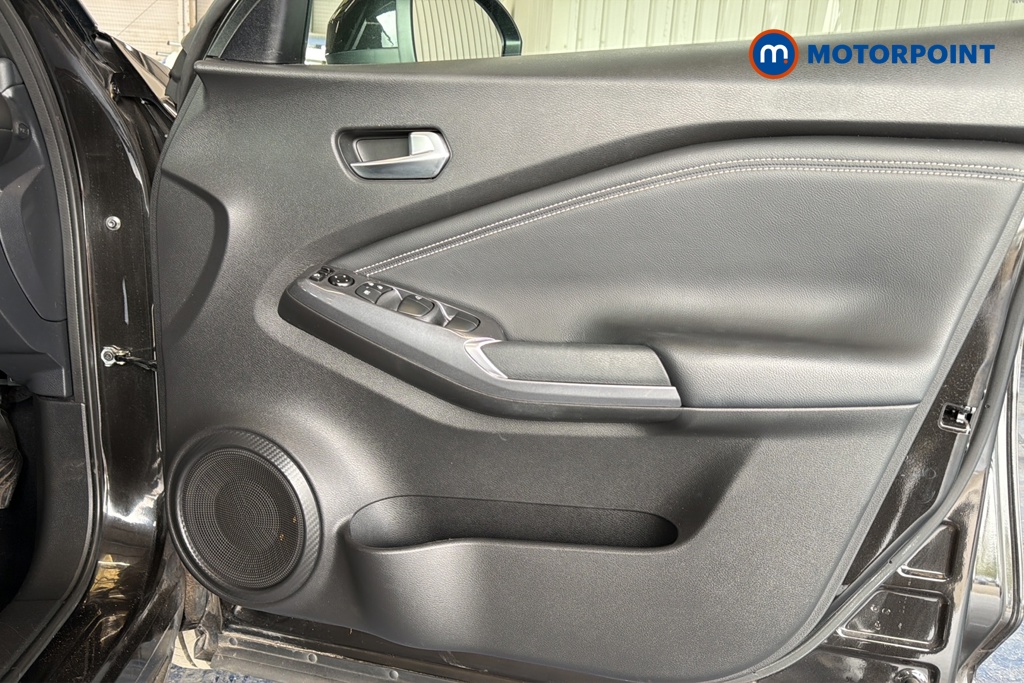 Nissan Juke N-Connecta Manual Petrol SUV - Stock Number (1660471) - 18th supplementary image