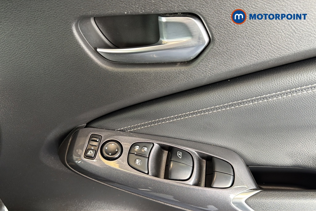 Nissan Juke N-Connecta Manual Petrol SUV - Stock Number (1660471) - 19th supplementary image