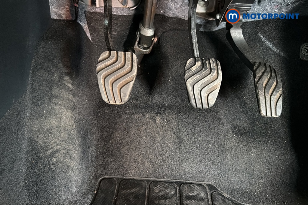 Nissan Juke N-Connecta Manual Petrol SUV - Stock Number (1660471) - 24th supplementary image