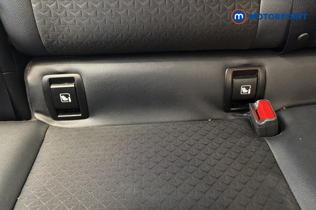Nissan Juke N-Connecta Manual Petrol SUV - Stock Number (1660471) - 27th supplementary image