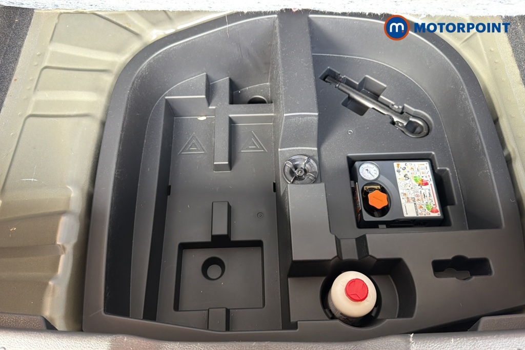 Nissan Juke N-Connecta Manual Petrol SUV - Stock Number (1660471) - 33rd supplementary image