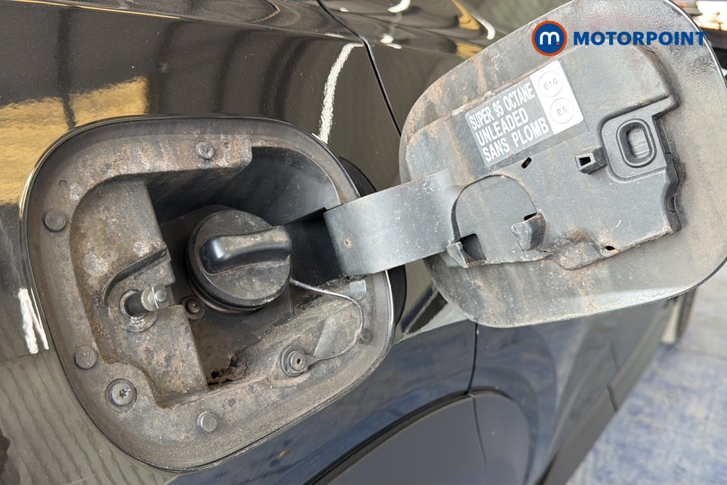 Nissan Juke N-Connecta Manual Petrol SUV - Stock Number (1660471) - 41st supplementary image